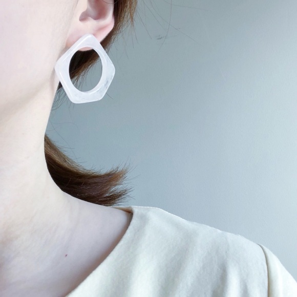 Chic Squared Resin Hoop Earrings White - Picture 3 of 3